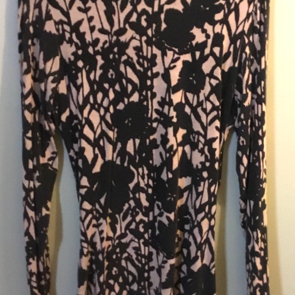 Flattering Ruched Tunic - Picture 2 of 2